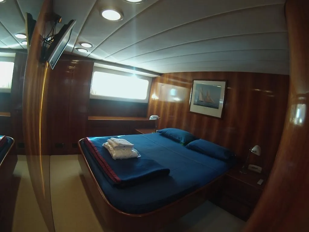 Botel Riviera Boat Resort La Spezia